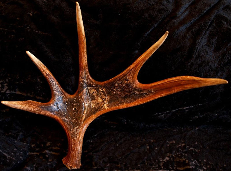 rytiny-553 Hodiny s jezevčíkem